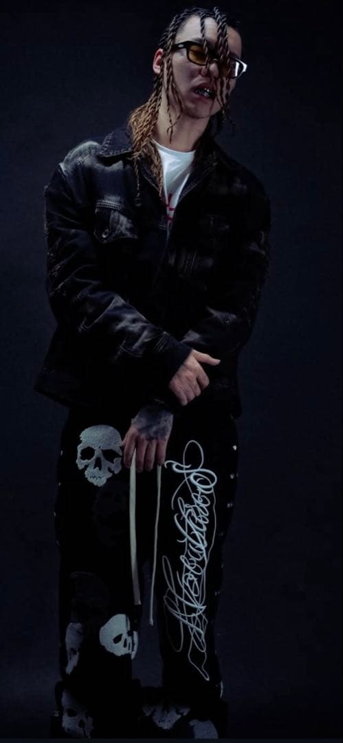 専用　NFG \"NEW ERA\" Sweatpants MIKADO着用