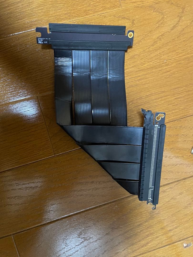 SSUPD MESHROOM S WT PCI5(ライザーケーブル破損あり)