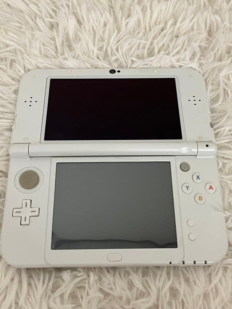 3DS LL ホワイト　電源付きます。