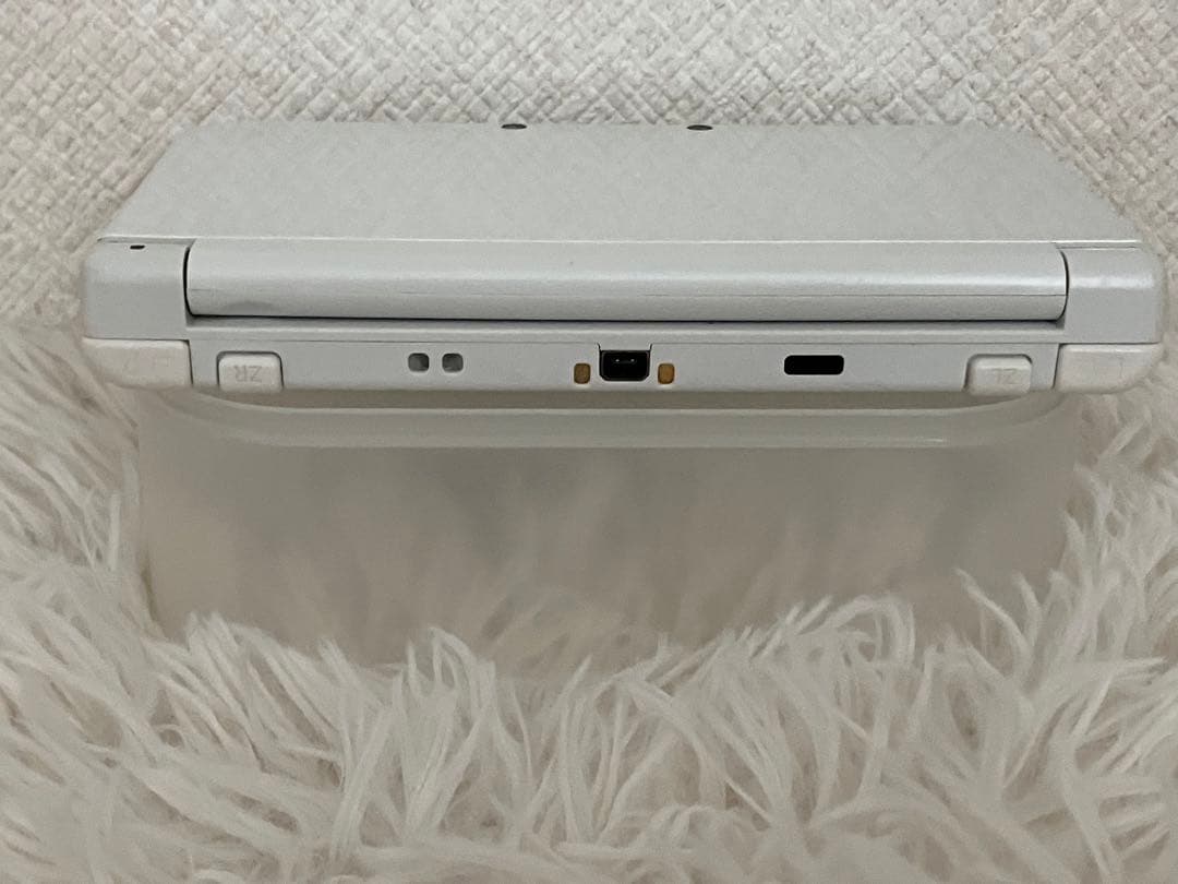 3DS LL ホワイト　電源付きます。