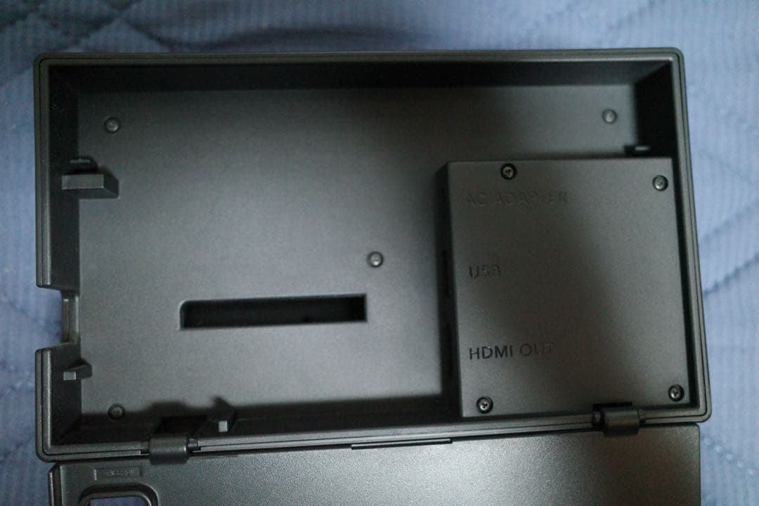 【美品・初期化済】Nintendo Switch 本体＋付属品