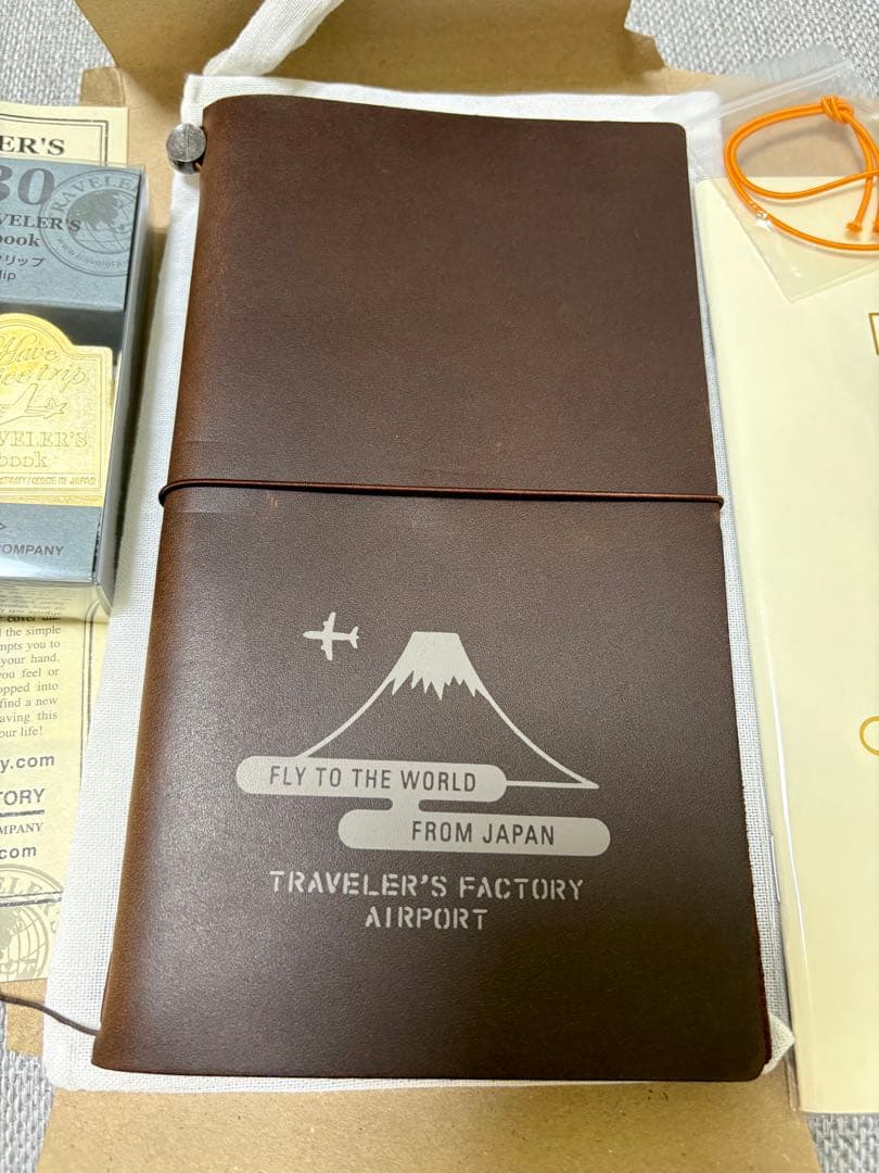 トラベラーズノート　レギュラー　成田空港限定　リフィル　ブラスクリップ　セット
