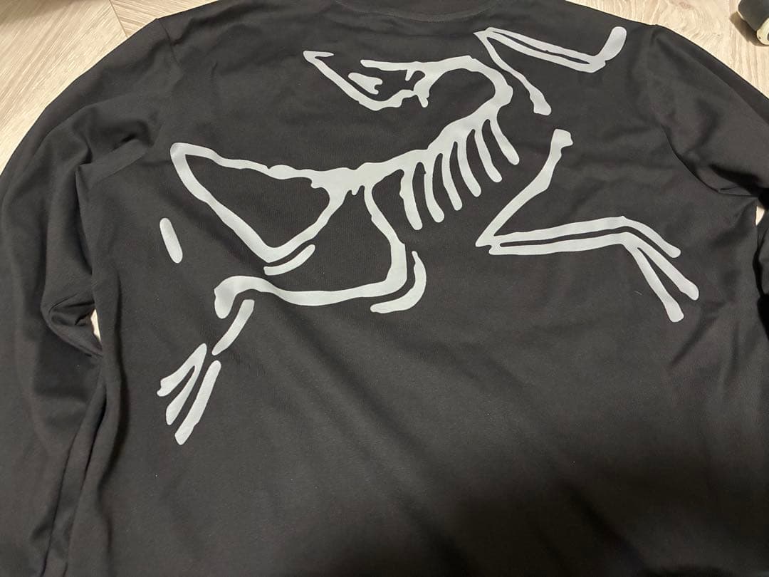 ARC'TERYX ブラック 長袖Tシャツ Mサイズ 未使用