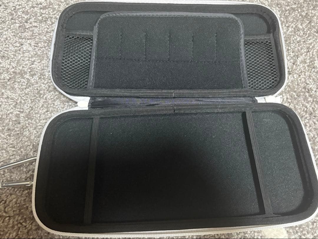 任天堂Switch本体　グレー