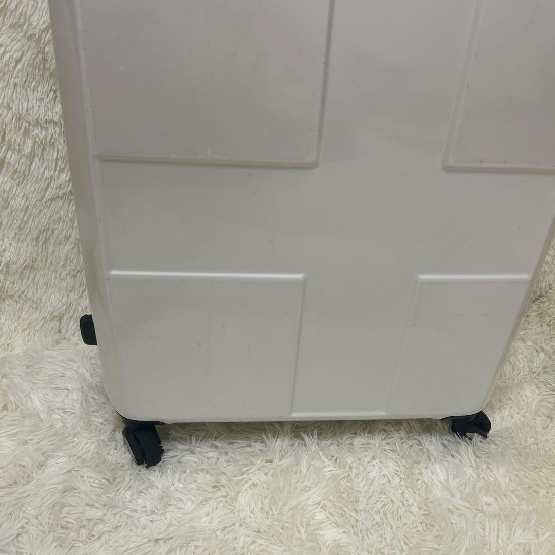 【美品】innovator イノベーター　スーツケース　ホワイト　4輪