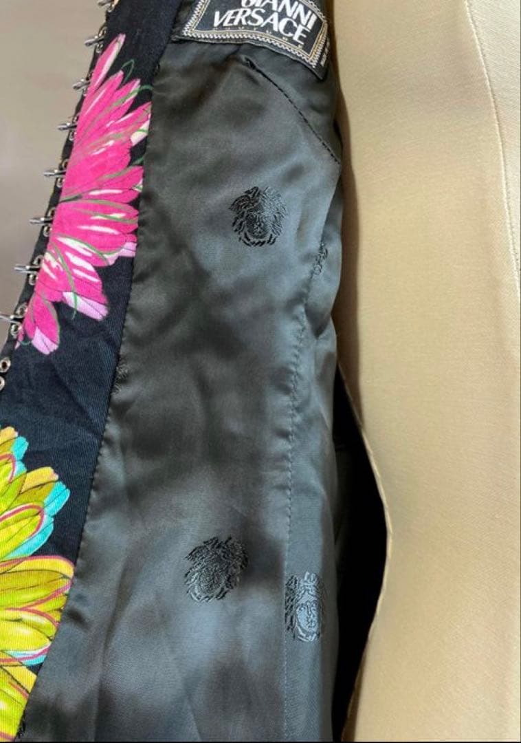 GIANNI VERSACE　ジャンニヴェルサーチ　シルクジャケット　38 ロゴ