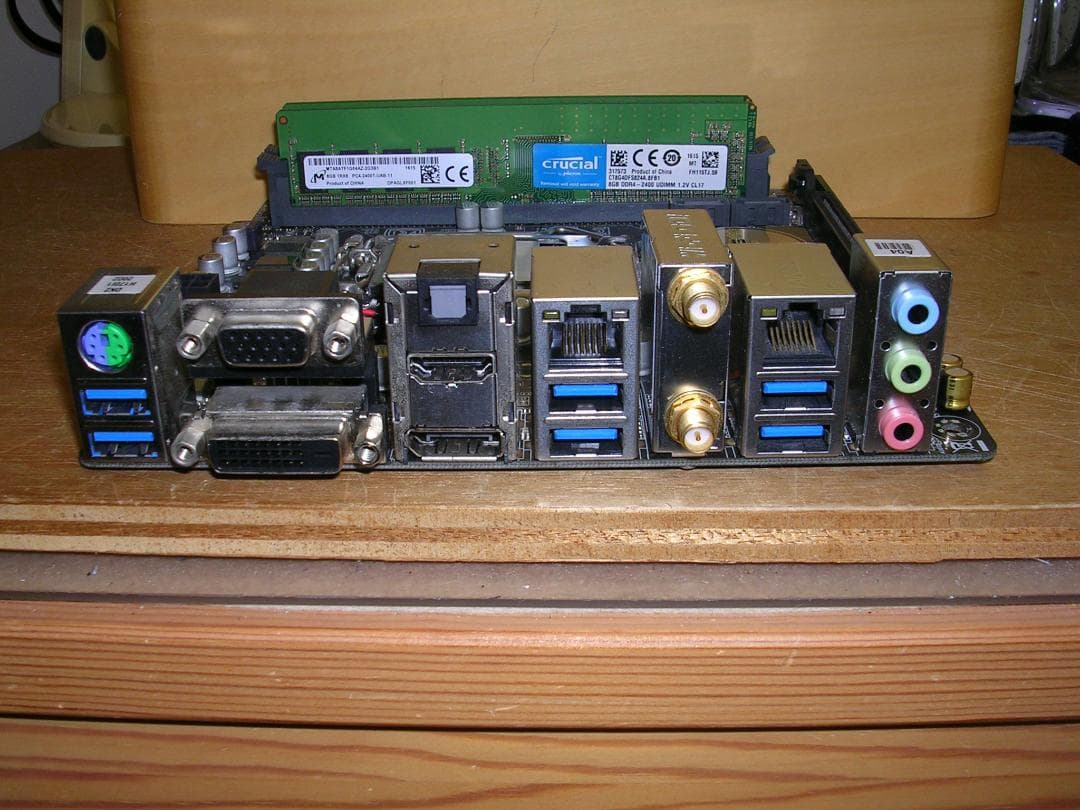と*こ様 【動作品】ASUS ITX+i7-6700+DDR4-16GB+ W1