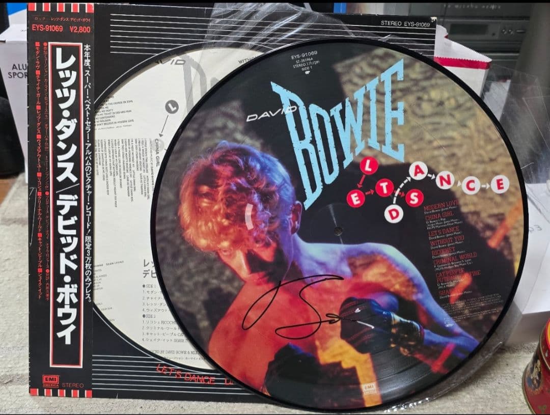 デビッド・ボウイ レッツ・ダンス 直筆サイン入りレコード David Bowie