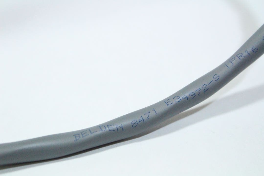 BELDEN 8471スピーカーケーブル【3m ペア バナナプラグ仕様】