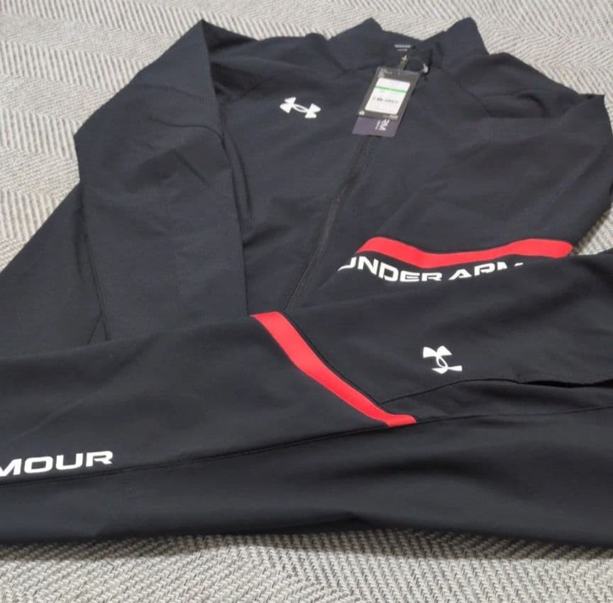 レ*ェ様 2026 S/S UNDER ARMOUR ウーブン セットアップ　B