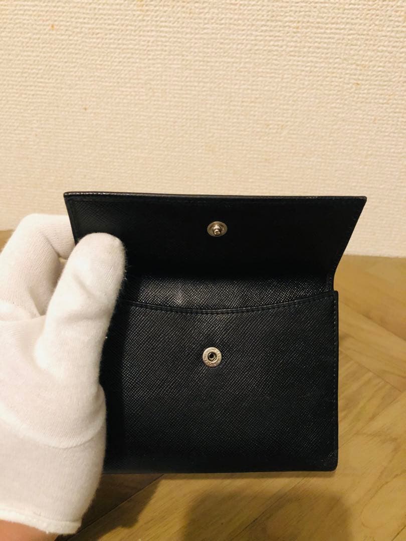 PRADA ブラック 三つ折り財布 サフィアーノレザー
