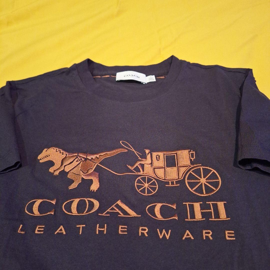 COACH 半袖Tシャツ 黒 馬車ロゴ×レキシー