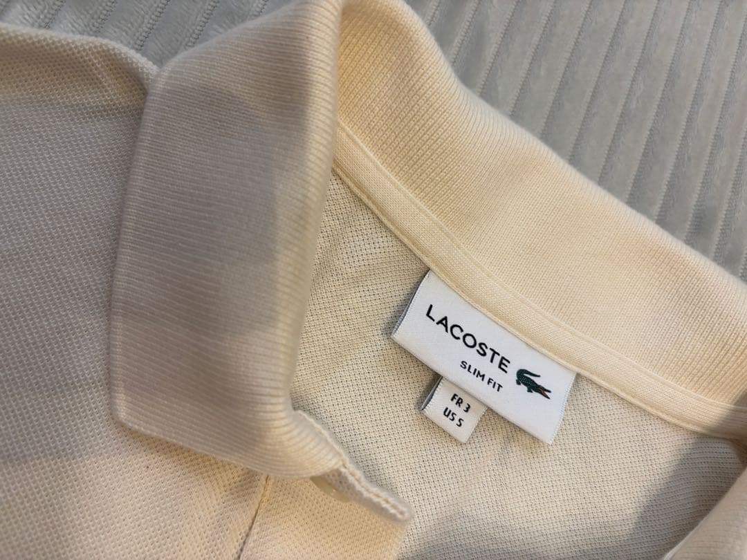 値下げほぼ新品Lacoste クリーム色 ポロシャツ 半袖