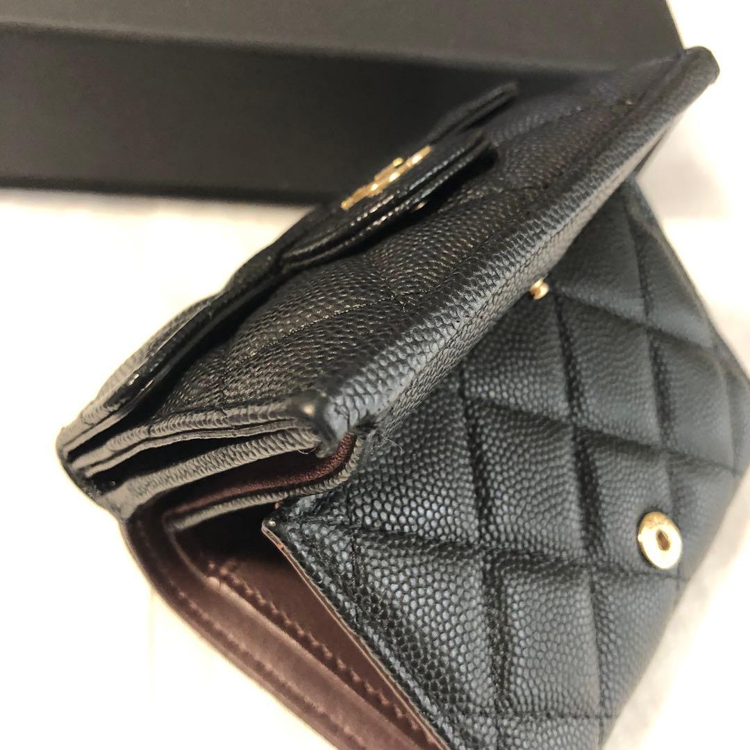 CHANEL 三つ折財布