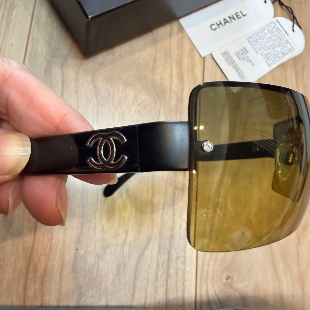 ￼CHANEL シャネル　サングラス　レディース　ブラック　ブラウン　専用ケース