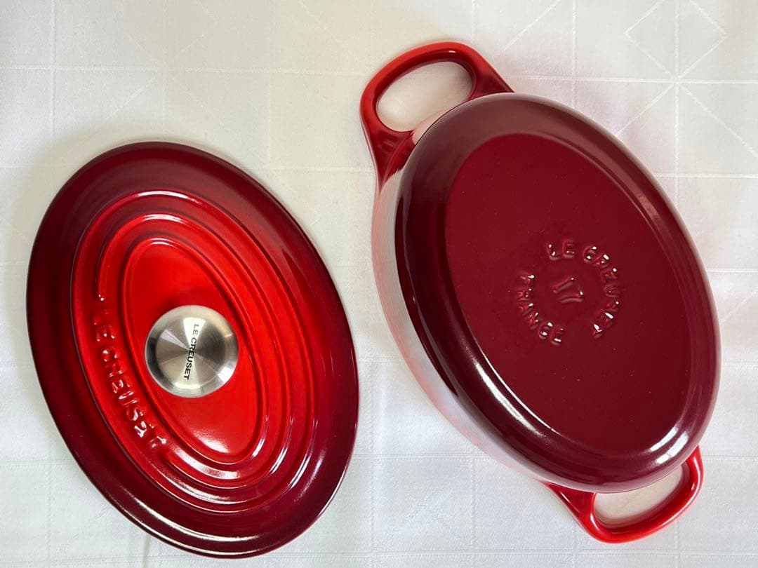 【新品未使用】LE CREUSET ココットオーバル17cmチェリーレッド