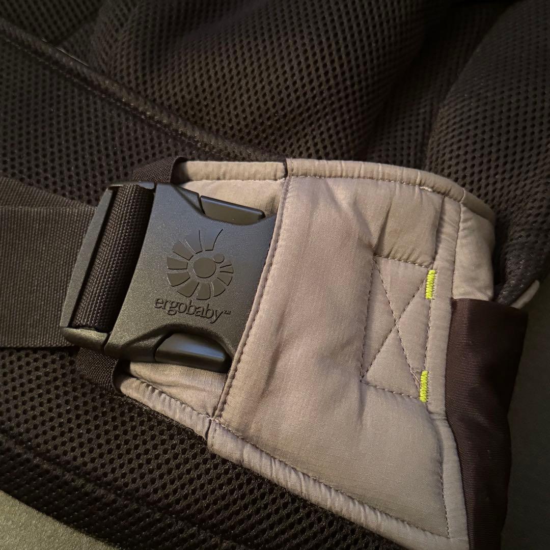 ergobaby Away コンパクトベビーキャリア　抱っこ紐　グレー