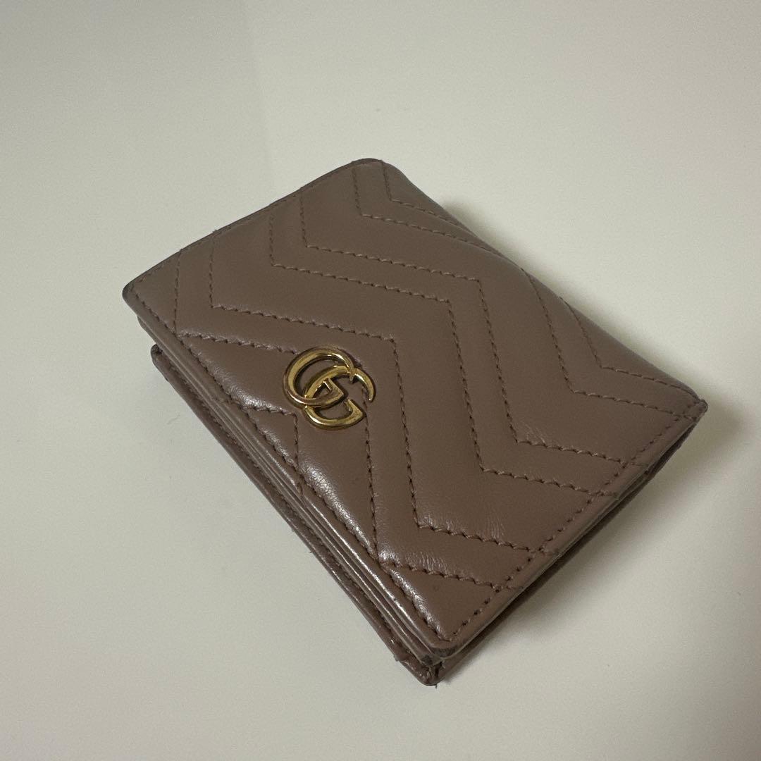 GUCCI ベージュ 二つ折り財布