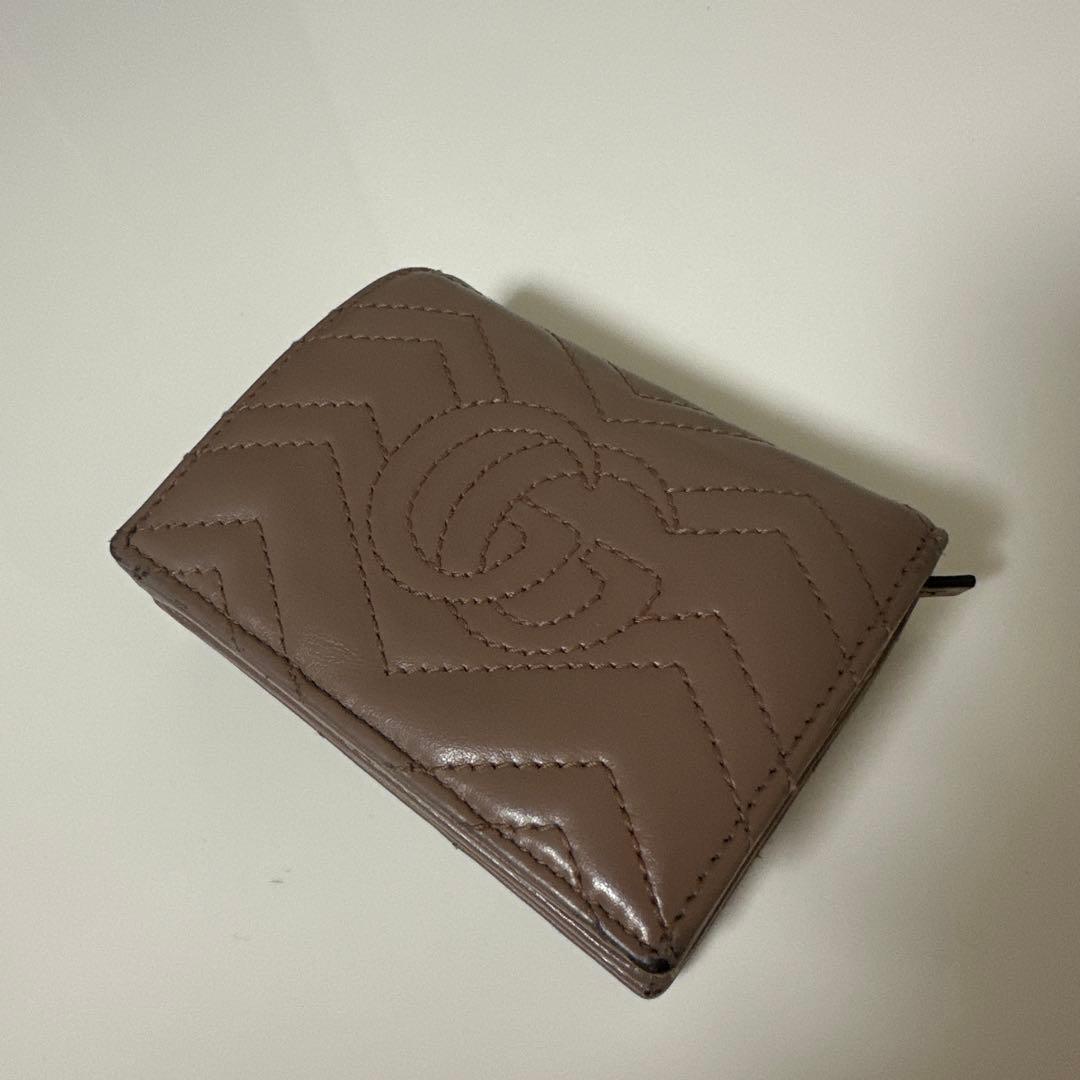GUCCI ベージュ 二つ折り財布