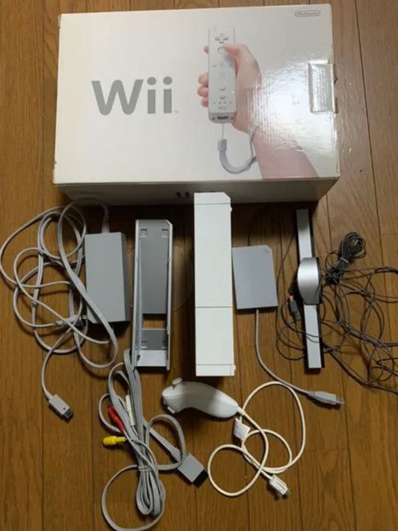 お値下げ‼️Wii 本体(欠品有)   カセット5 Wii fit本体とカセット