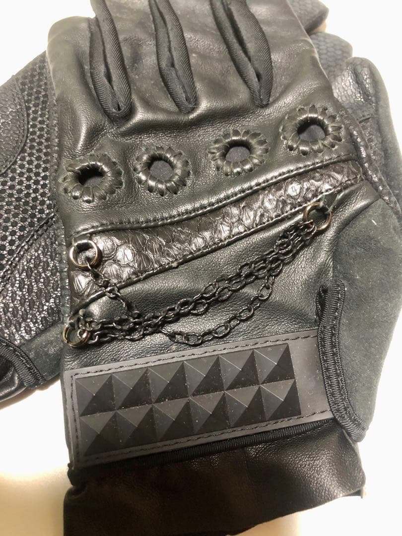 hyde着 SWICHBLADEチェーンレザーグローブ完売品