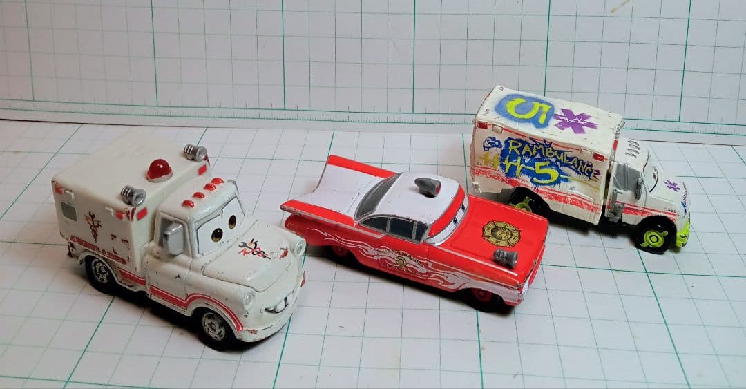 トミカディズニーカーズ3台