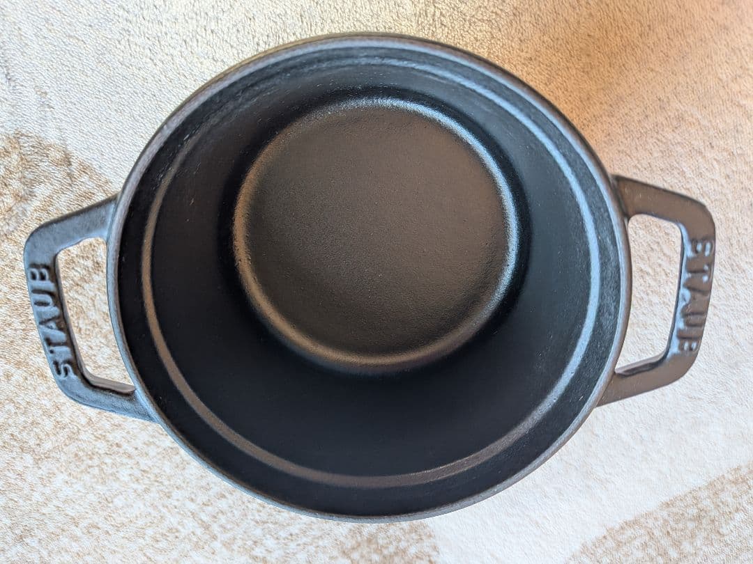 【中古】ストウブ　STAUB　ピコ・ココットラウンド　両手鍋 　黒　14cm