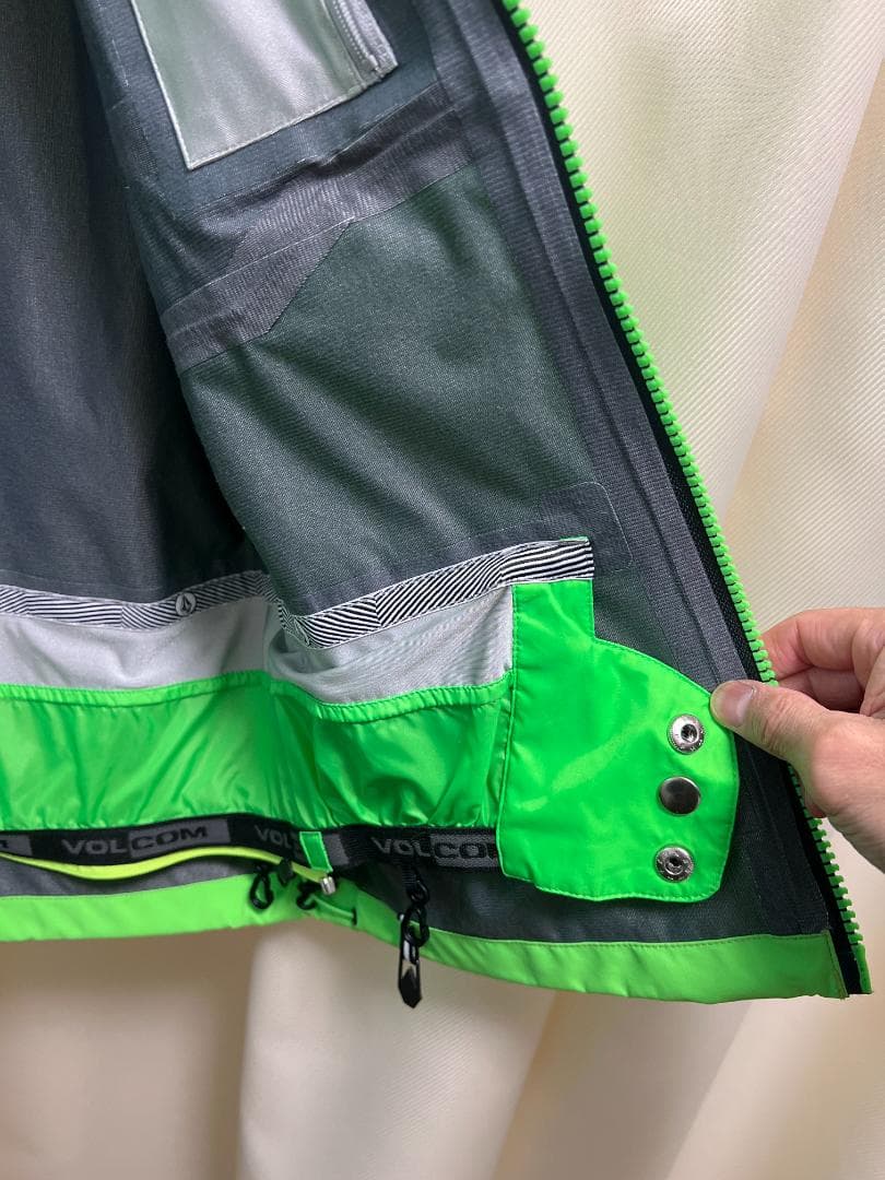 R*H様 ボルコム ゴアテックスジャケット グリーン Gore-Tex Recc