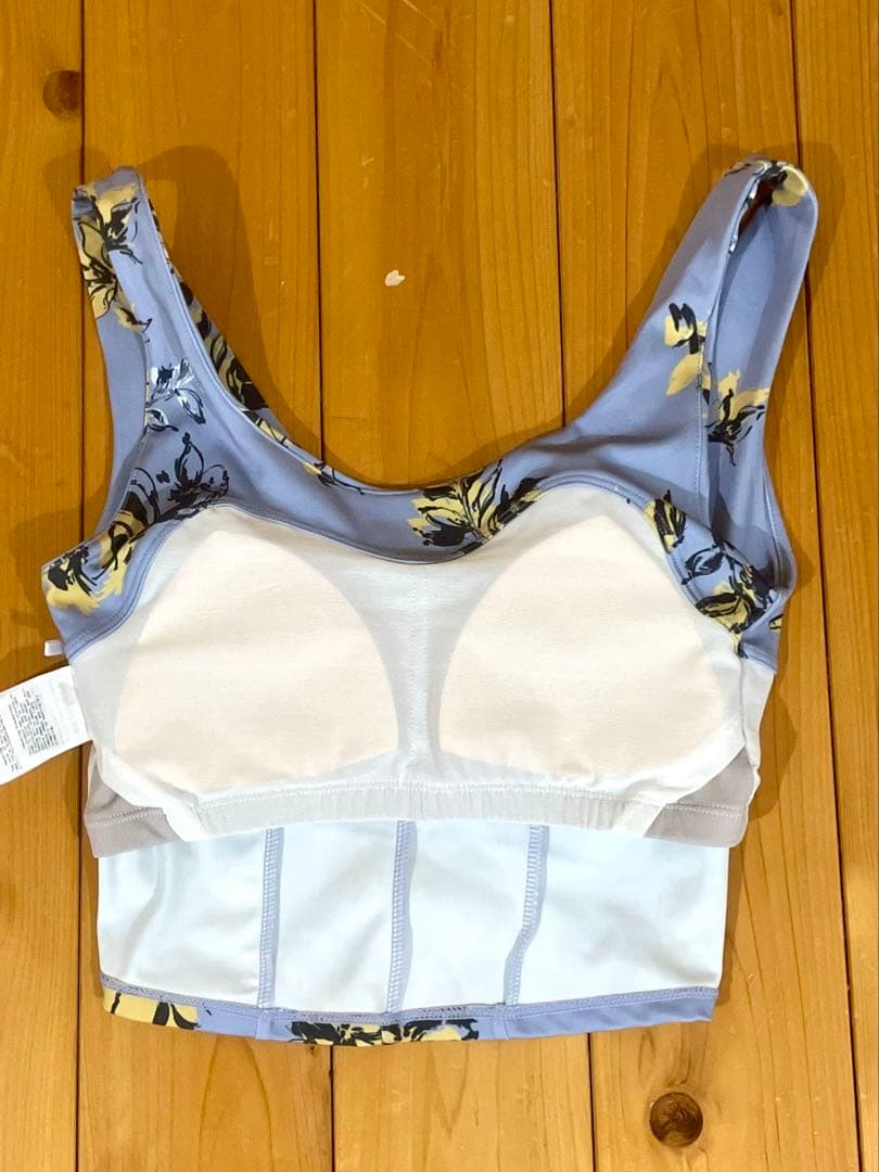 emmi yoga エミ ヨガ 花柄タンクトップとレギンス セットアップ