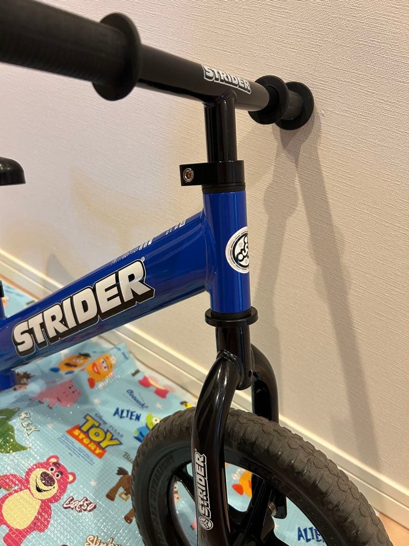 STRIDER 12 バランスバイク 青