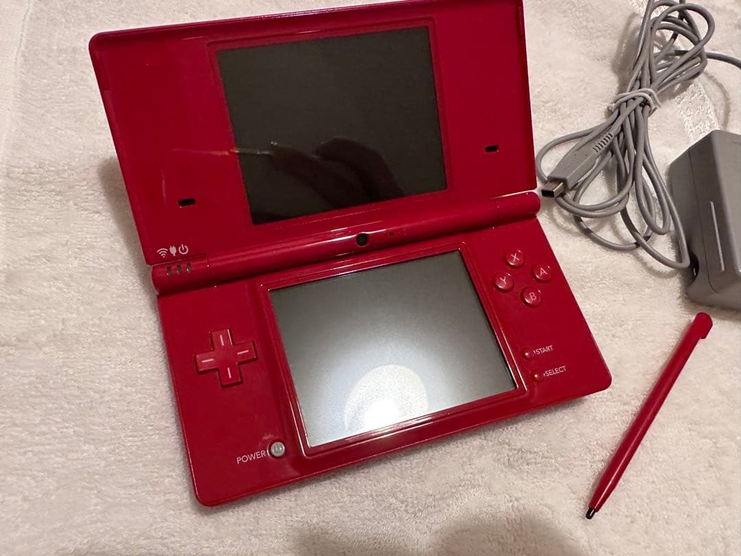 ニンテンドーDSi レッド 本体、充電器