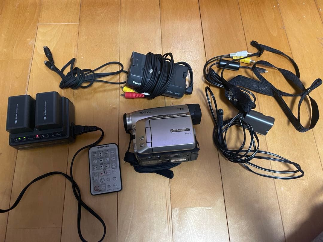 Panasonic NV-C2 ビデオカメラ　Mini DV