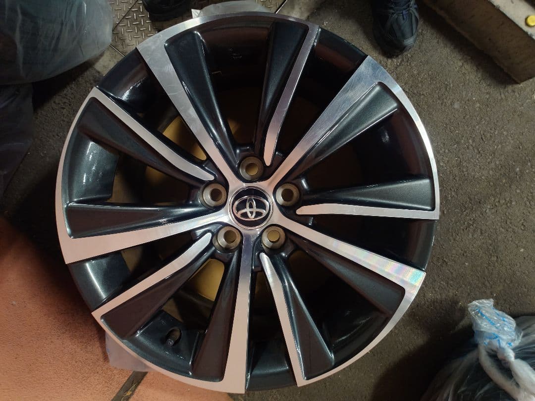 トヨタ80系ハリアーGグレード 純正アルミホイール18インチ18×7J本セット