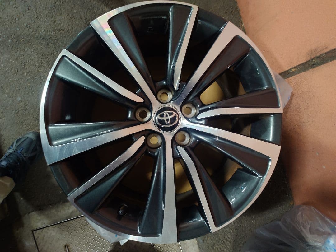 トヨタ80系ハリアーGグレード 純正アルミホイール18インチ18×7J本セット