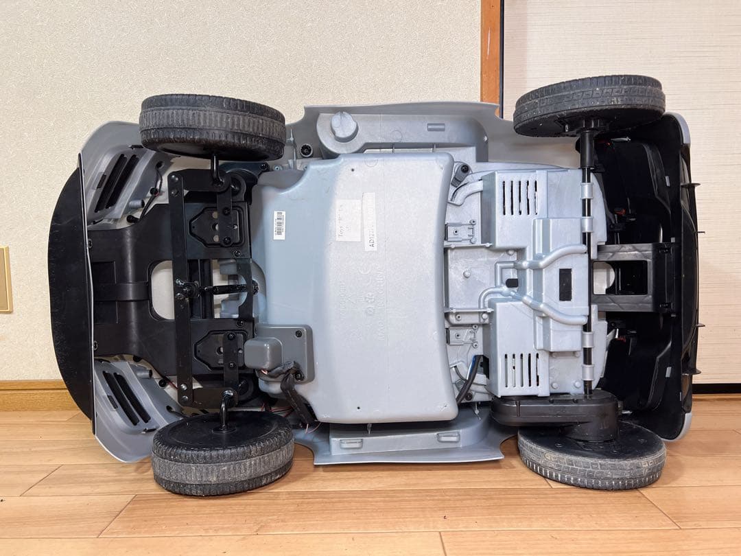 子供用電動自動車 Audiアウディ R8 スパイダーミニ