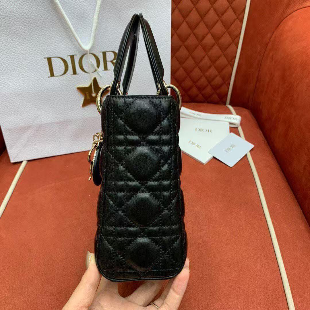 超人気極美品✿ブラック キルティングバッグ~~