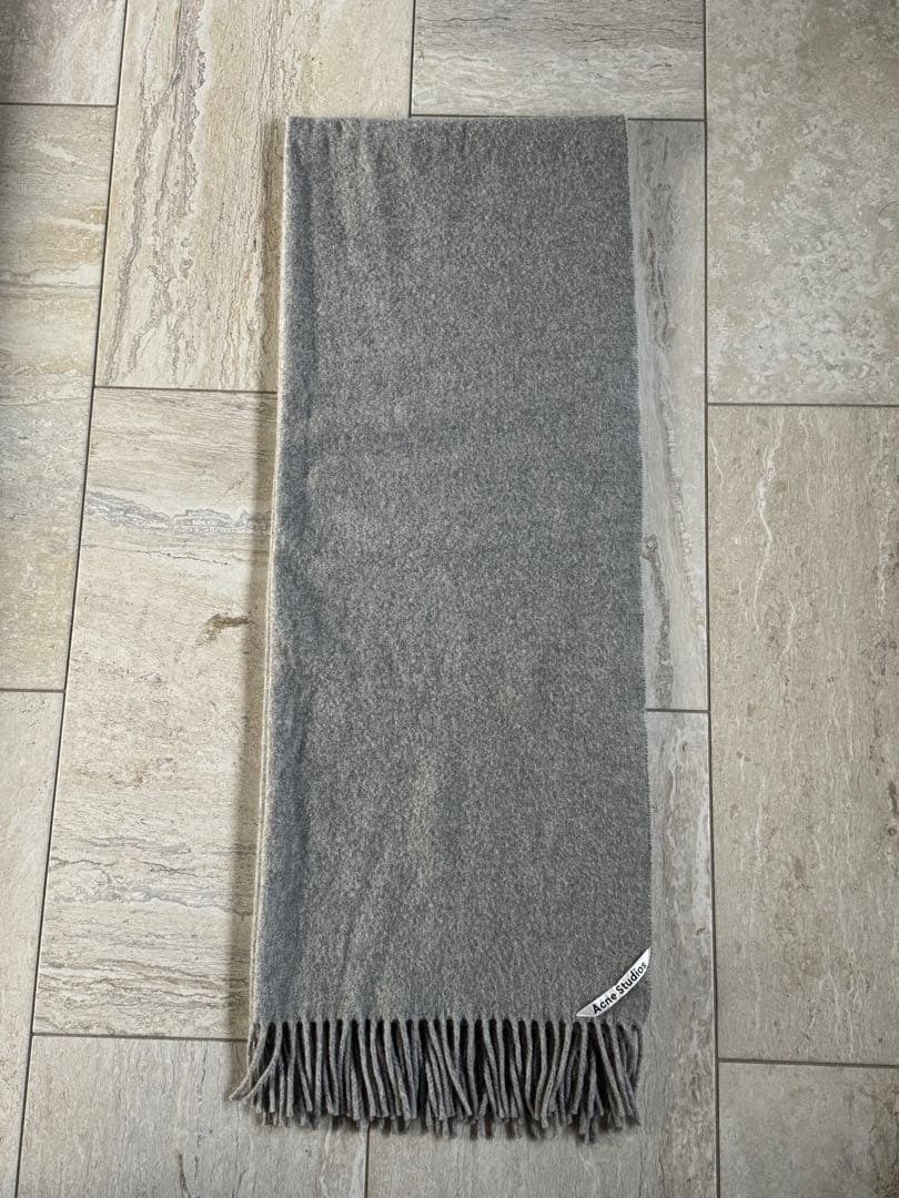 Acne Studios グレー ウールマフラー