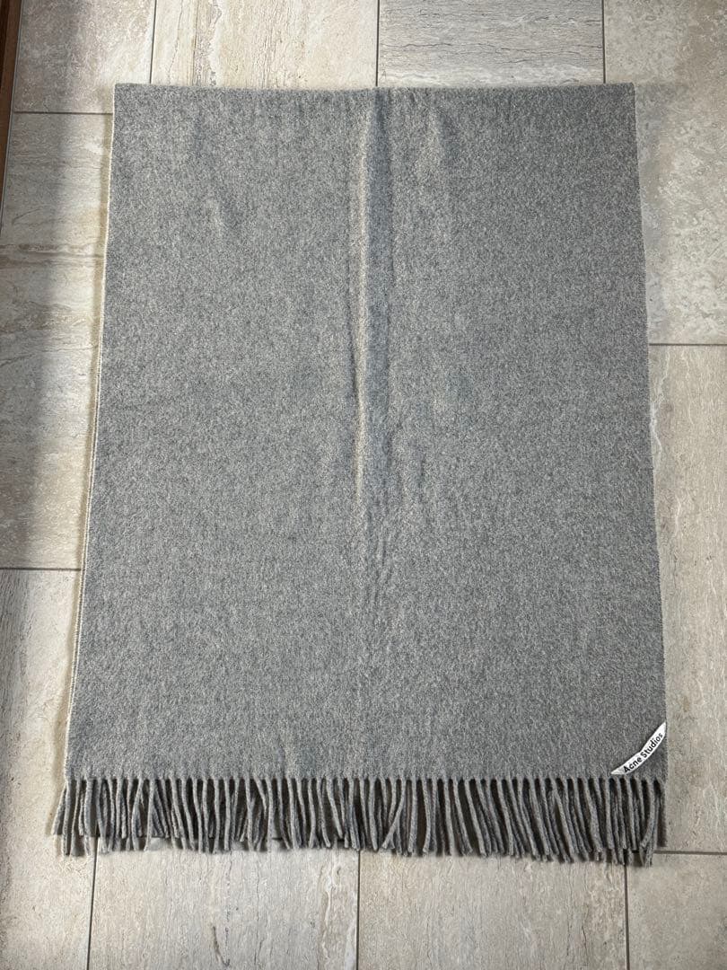 Acne Studios グレー ウールマフラー