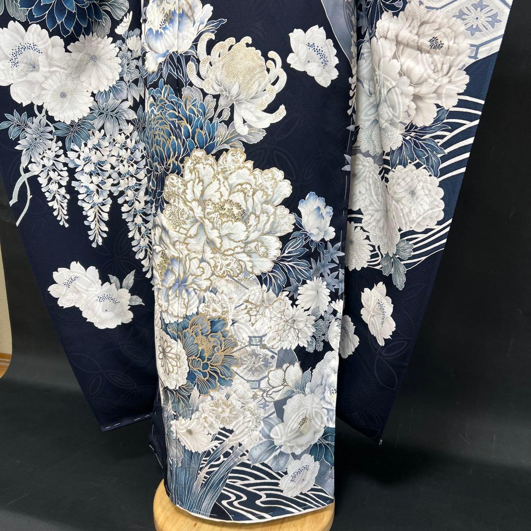 紺地の豪華な牡丹と菊の振袖フルセット(ガード加工・正絹胴裏)