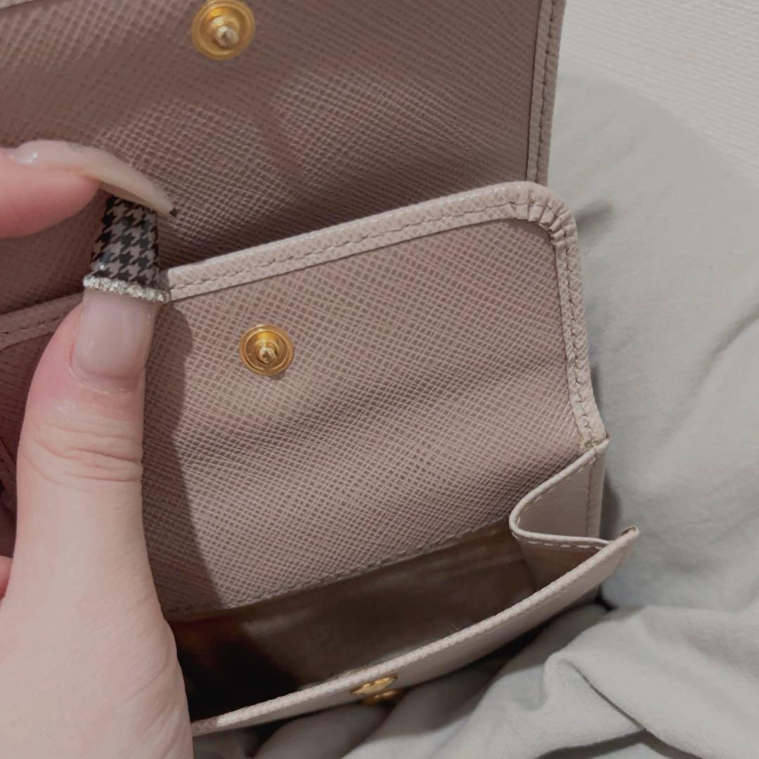 PRADA 三つ折り財布 ピンクベージュ