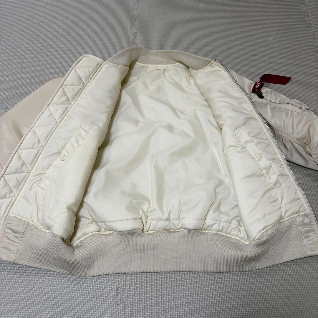 【美品】アルファインダストリーズ MA-1 白
