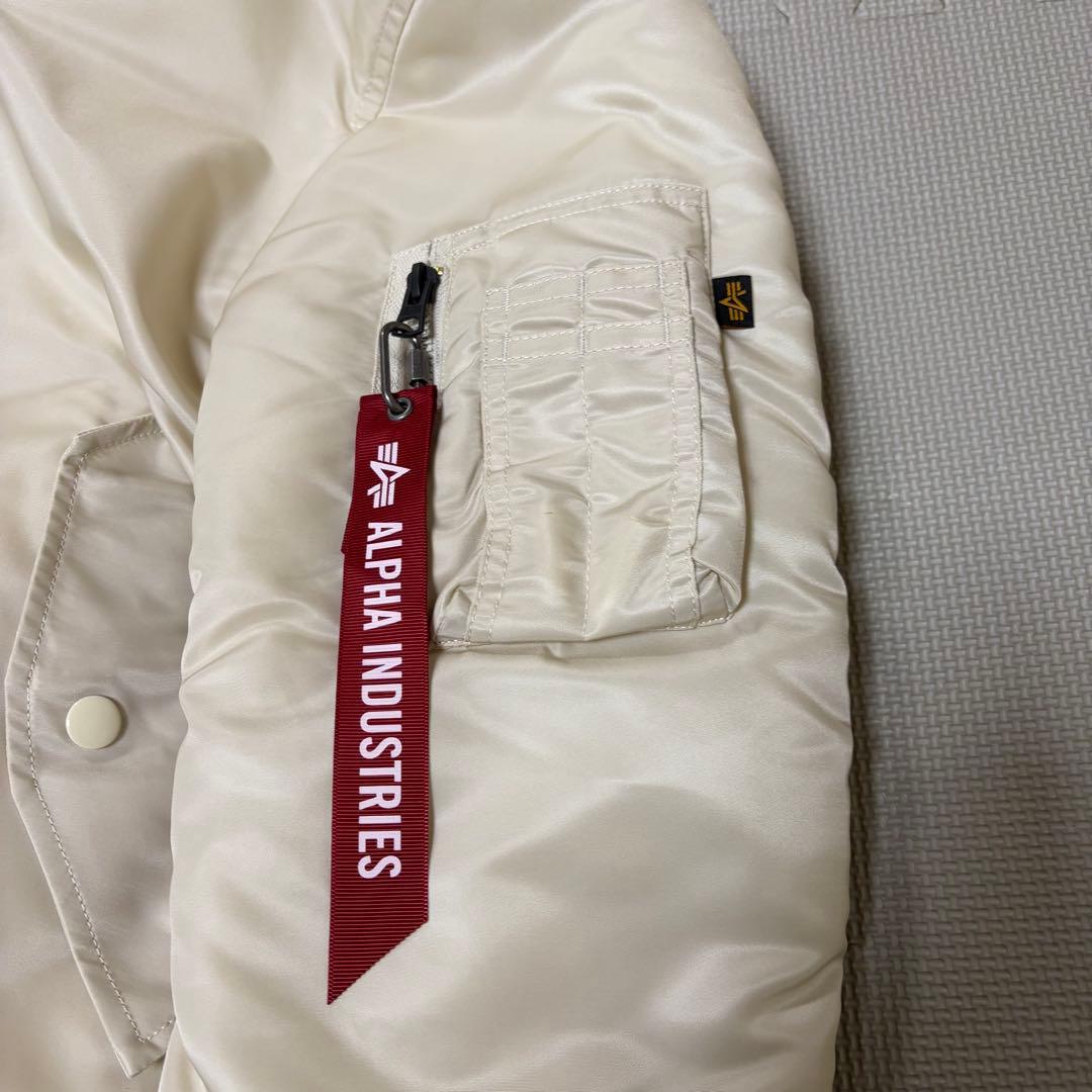 【美品】アルファインダストリーズ MA-1 白