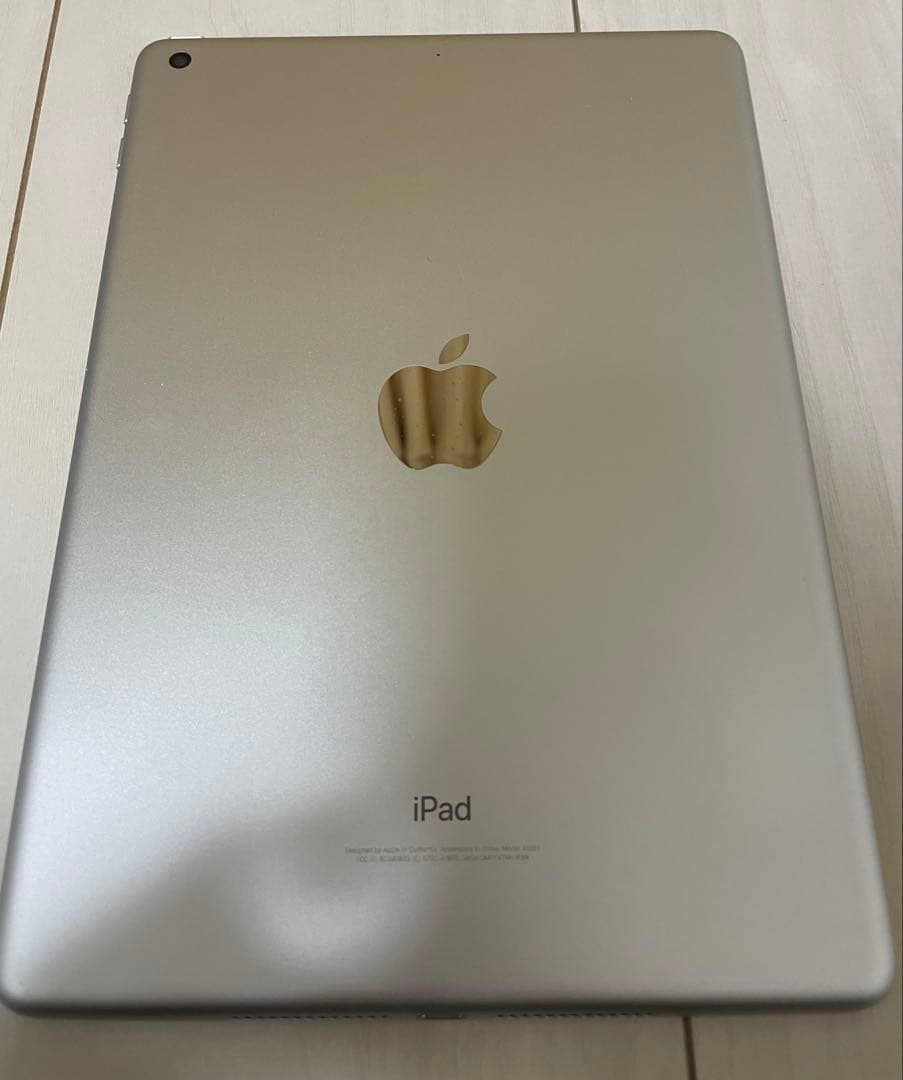 Apple iPad 第6世代　【箱付】【ケース付】 【保護フィルム付】