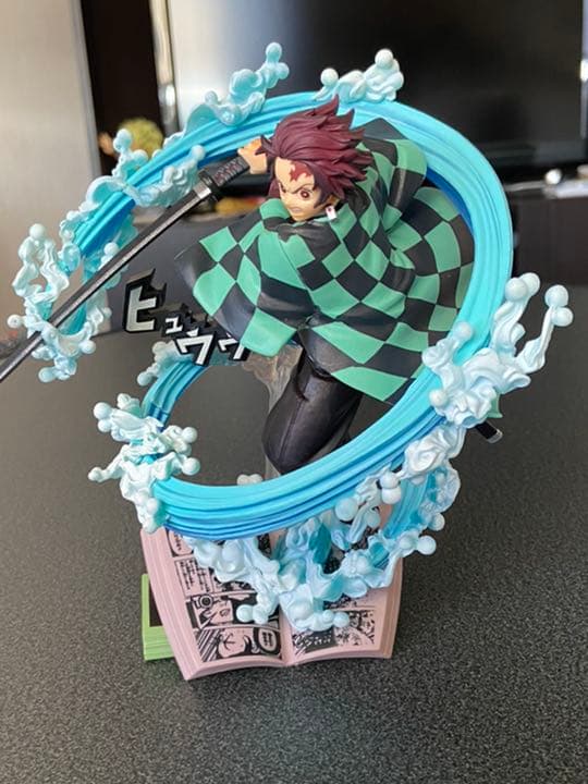 【非売品】‼️ 超希少‼️ ジャンプ全員サービス　炭治郎　フィギュア　鬼滅の刃