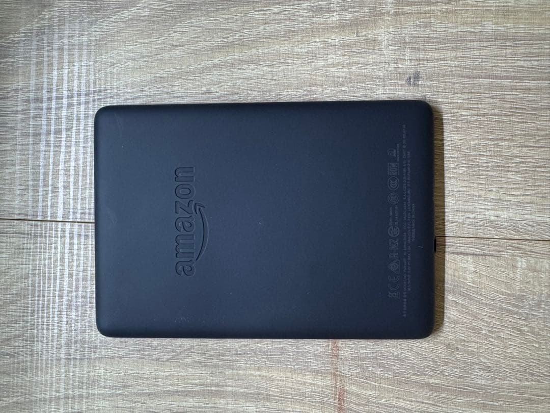 Kindle Paperwhite 第10世代（防水モデル・8GB）＋カバー付き