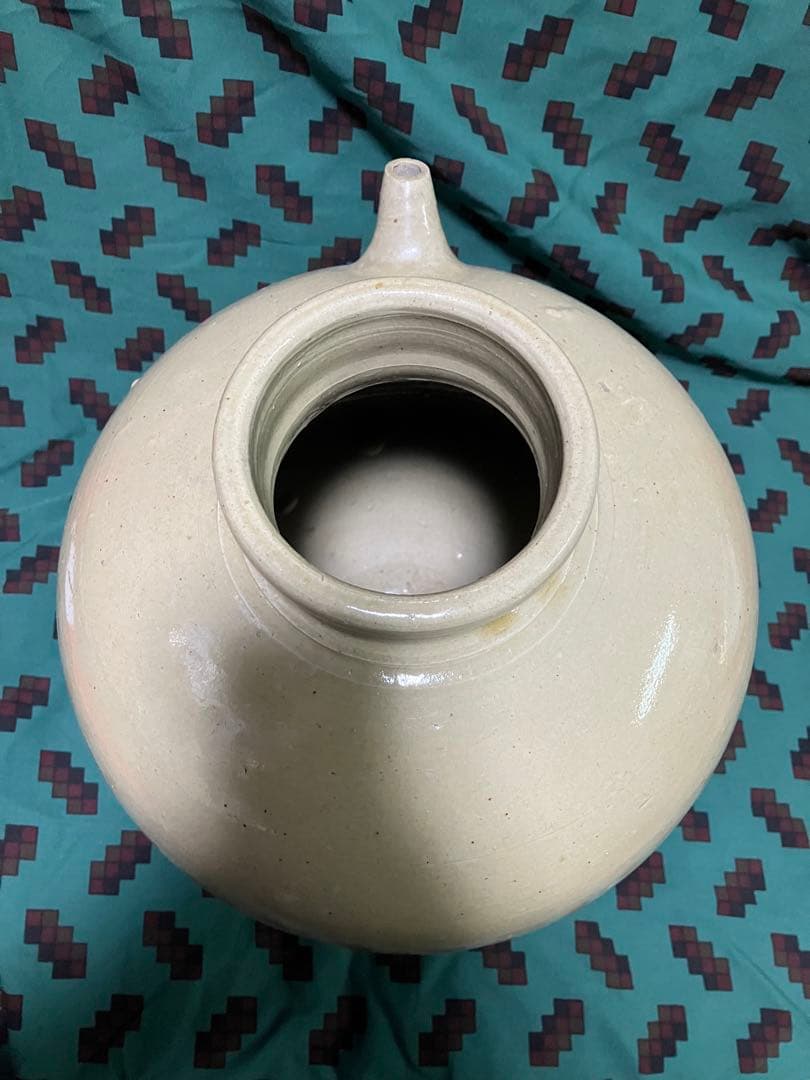 旧家蔵出し品　片口　シンプルな色合いの古い壷 飾り壺