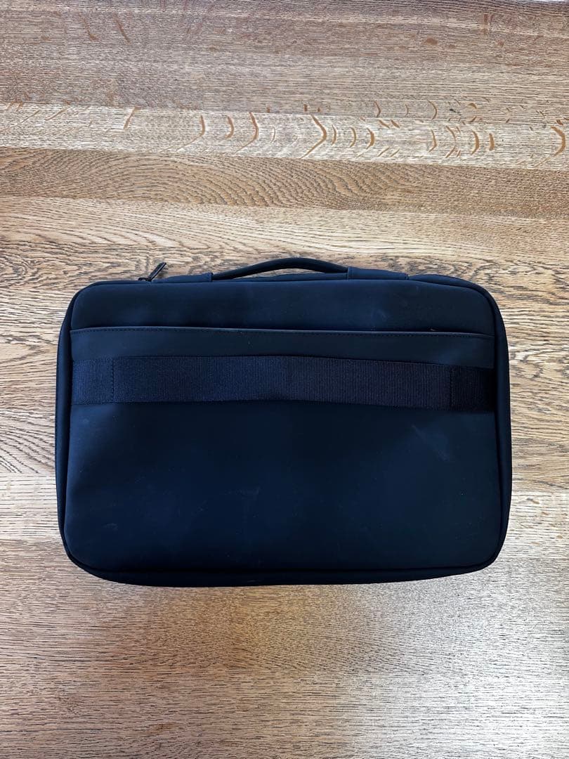 HUGO BOSS ノートPCケース 黒 幾何学模様