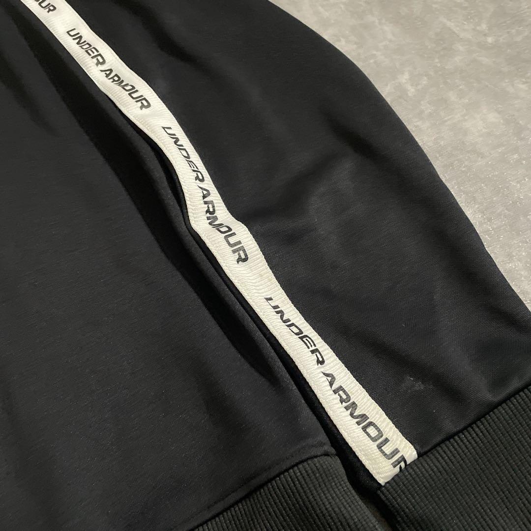 23年モデル UNDER ARMOR トラックジャケット&パンツ セットアップ