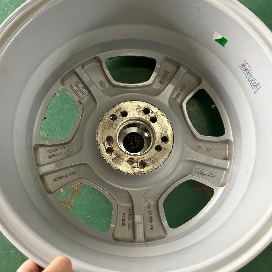 中古アルミ17X7.0　ハイペリオンディッシュ美品　5穴車用　ノア、ヴォクシィ等