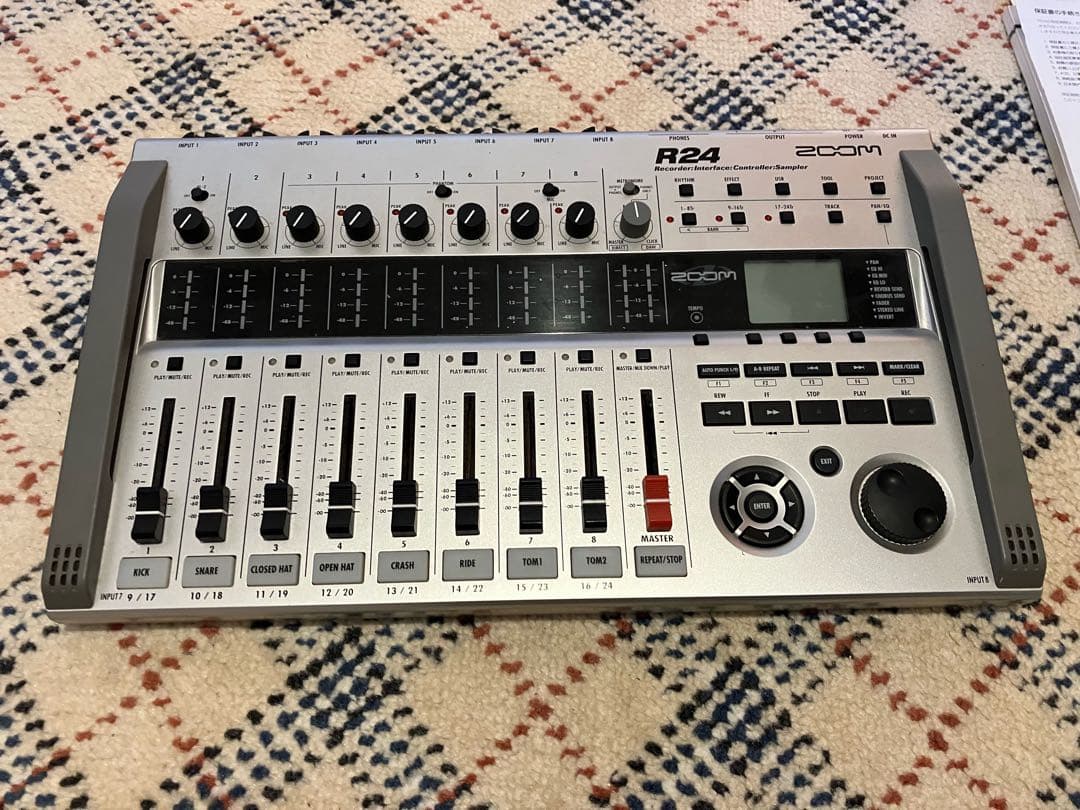  wood  zoom R24 (USBケーブル欠品)